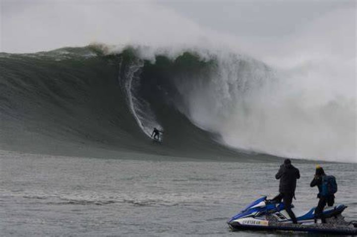 When is mavericks surf competition?