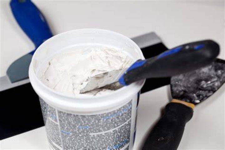 When to use spackling compound?