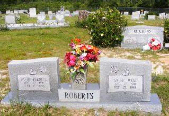 Where is pernell roberts?